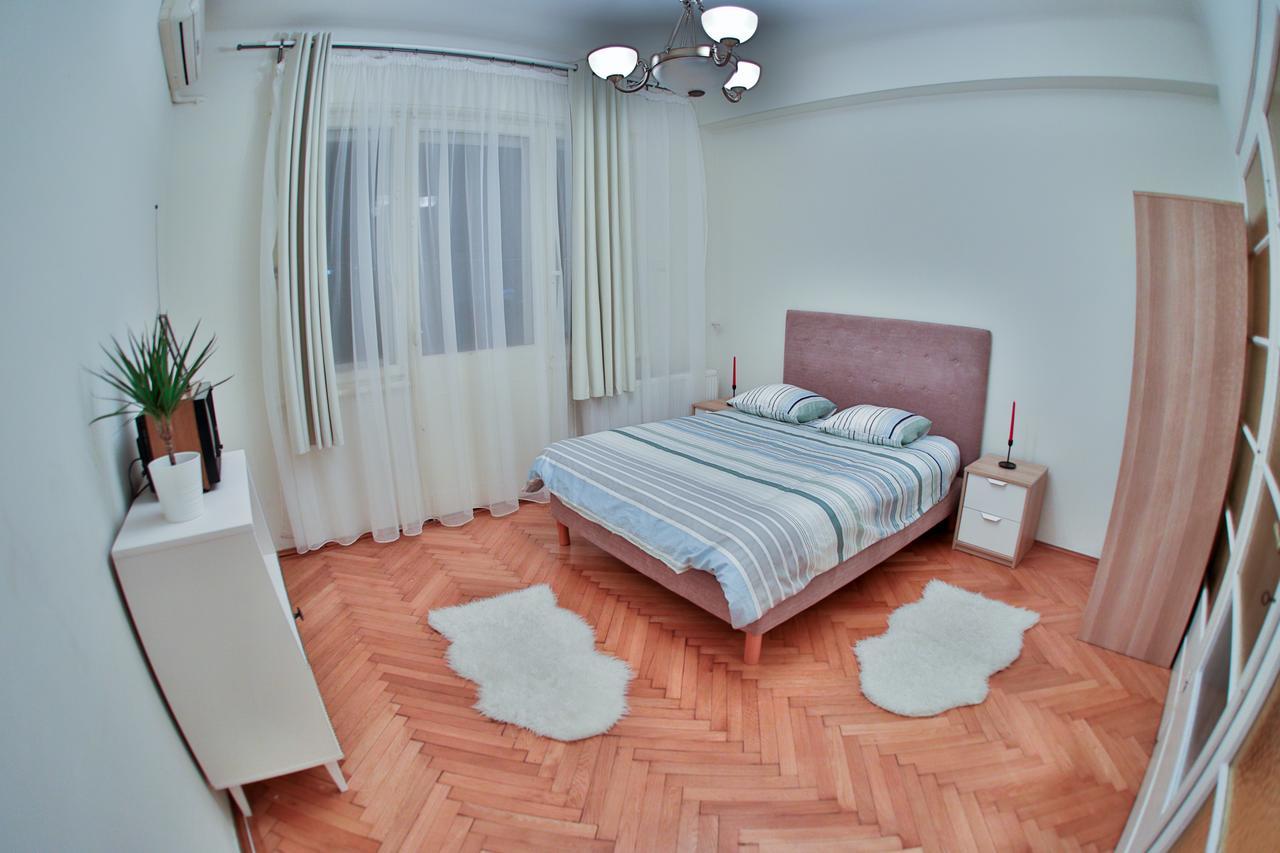 Color Apartments Franceza St Bucharest Exterior photo